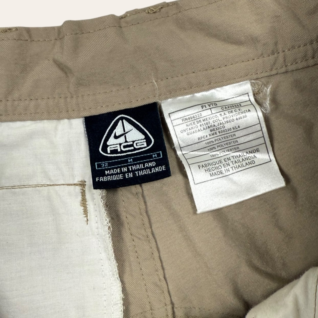Nike ACG shorts beige - 32 (Medium)