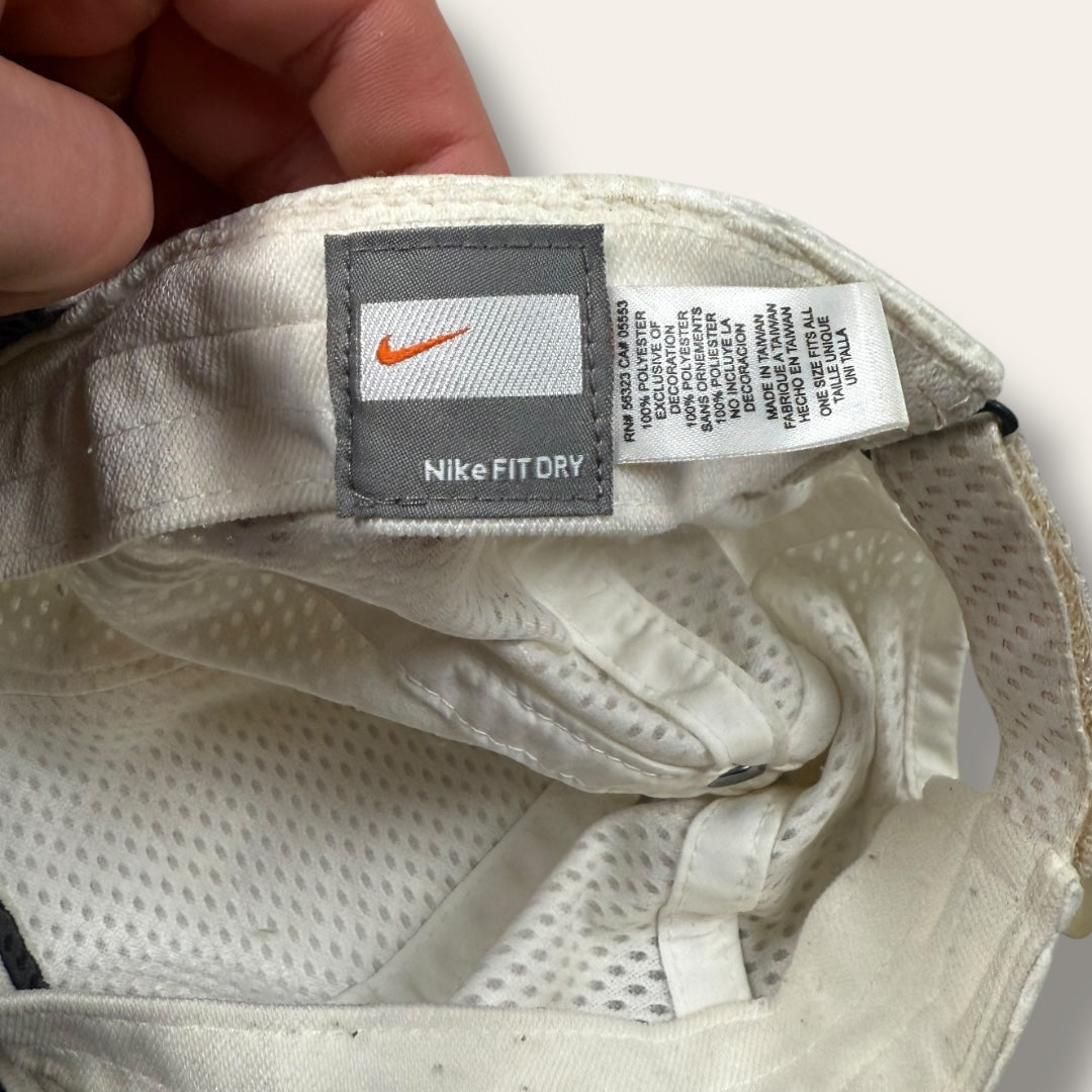 Nike 00’s cap white