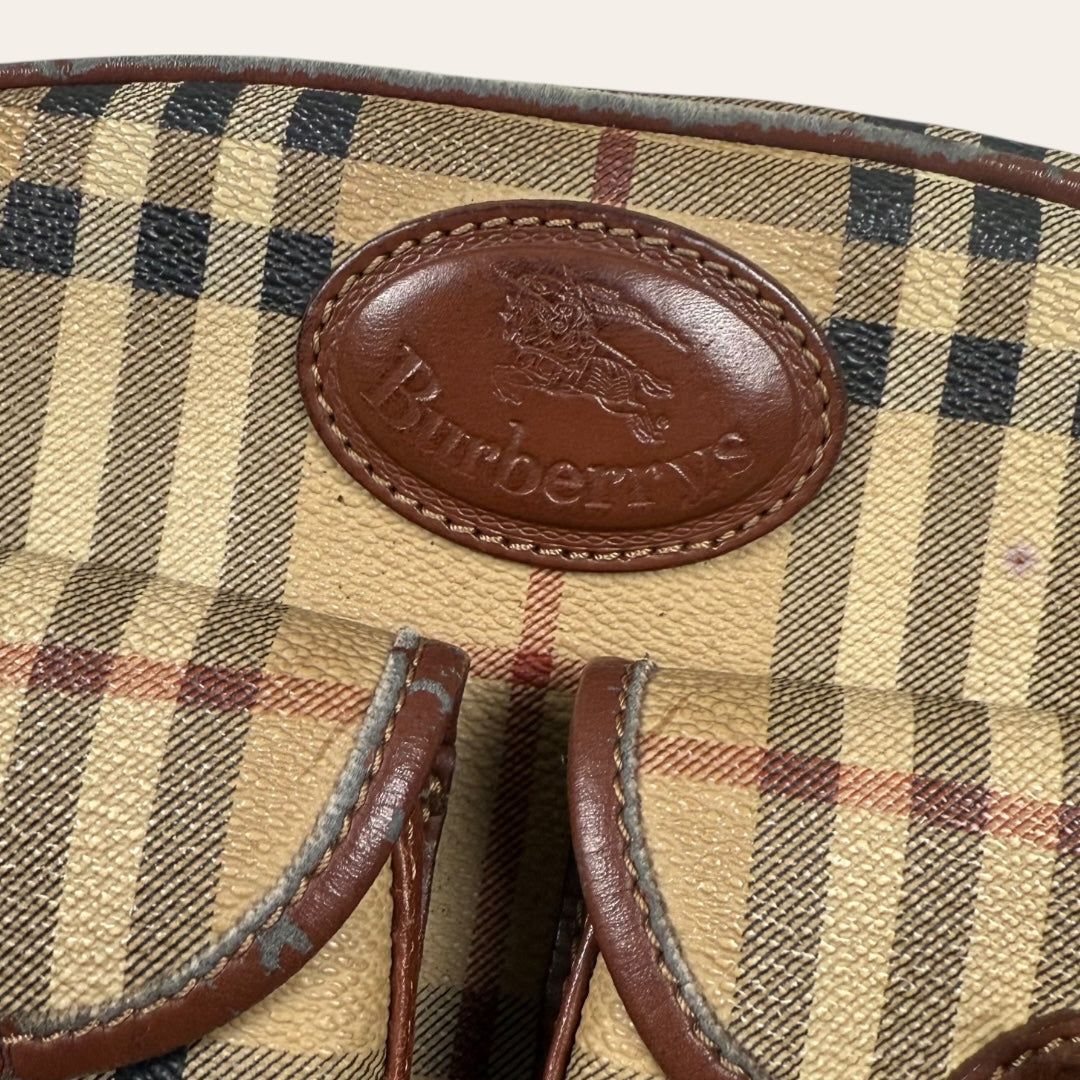 Burberry shoulder bag beige