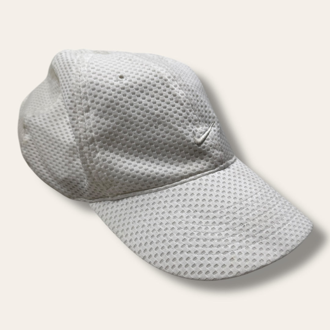 Nike 00’s cap white