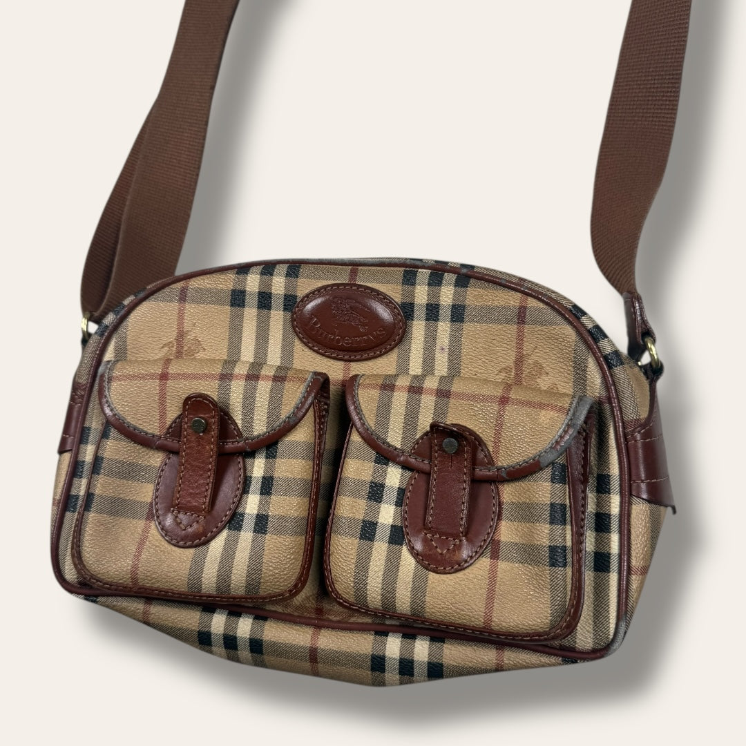 Burberry shoulder bag beige
