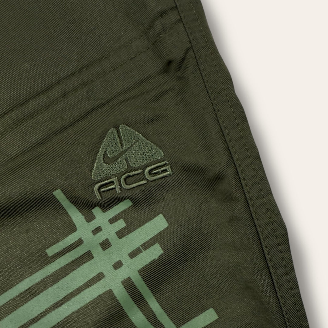 Nike ACG cargo shorts dark green - Medium