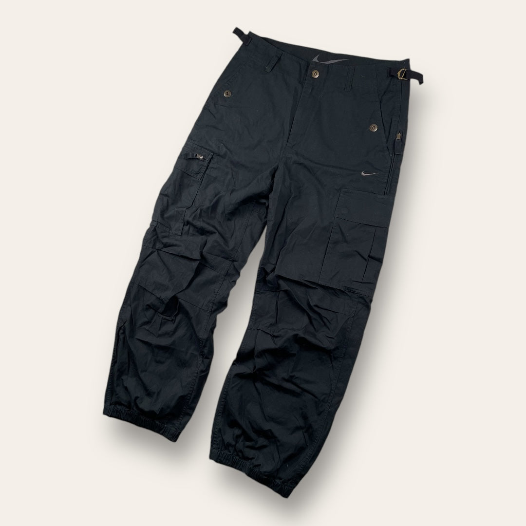 Nike 00’s cargopants black