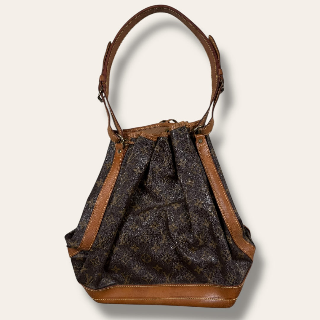 Louis vuitton bucket bag