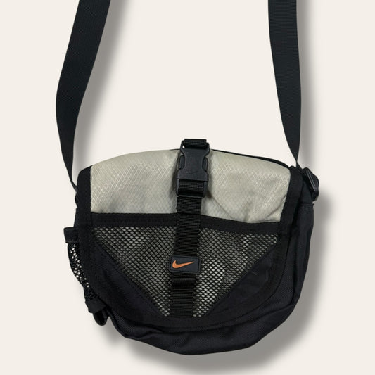 Nike 00’s shoulder bag