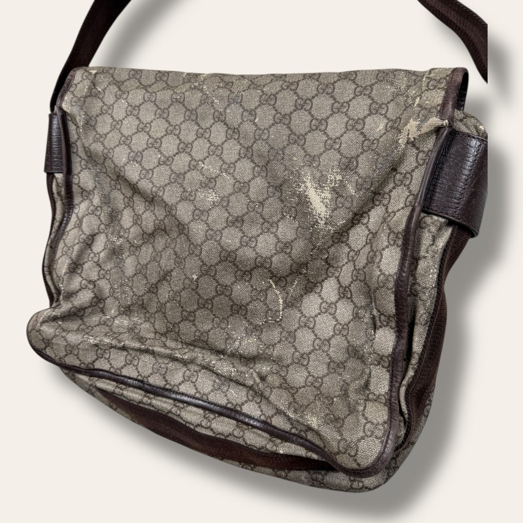 Gucci canvas messenger bag