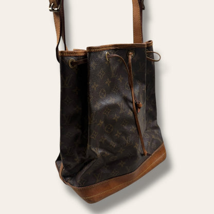 Louis vuitton bucket bag