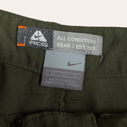 Nike ACG cargo shorts dark green - Medium