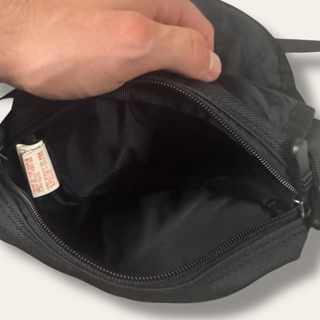 Nike 00’s shoulder bag