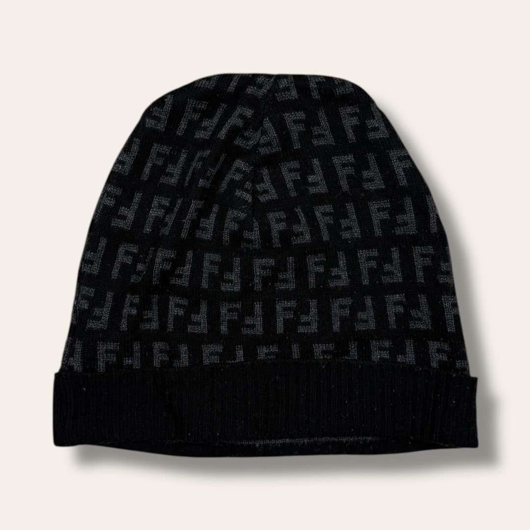 Fendi set scarf/hat