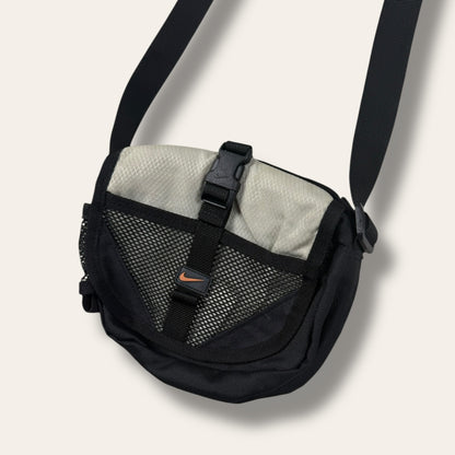 Nike 00’s shoulder bag