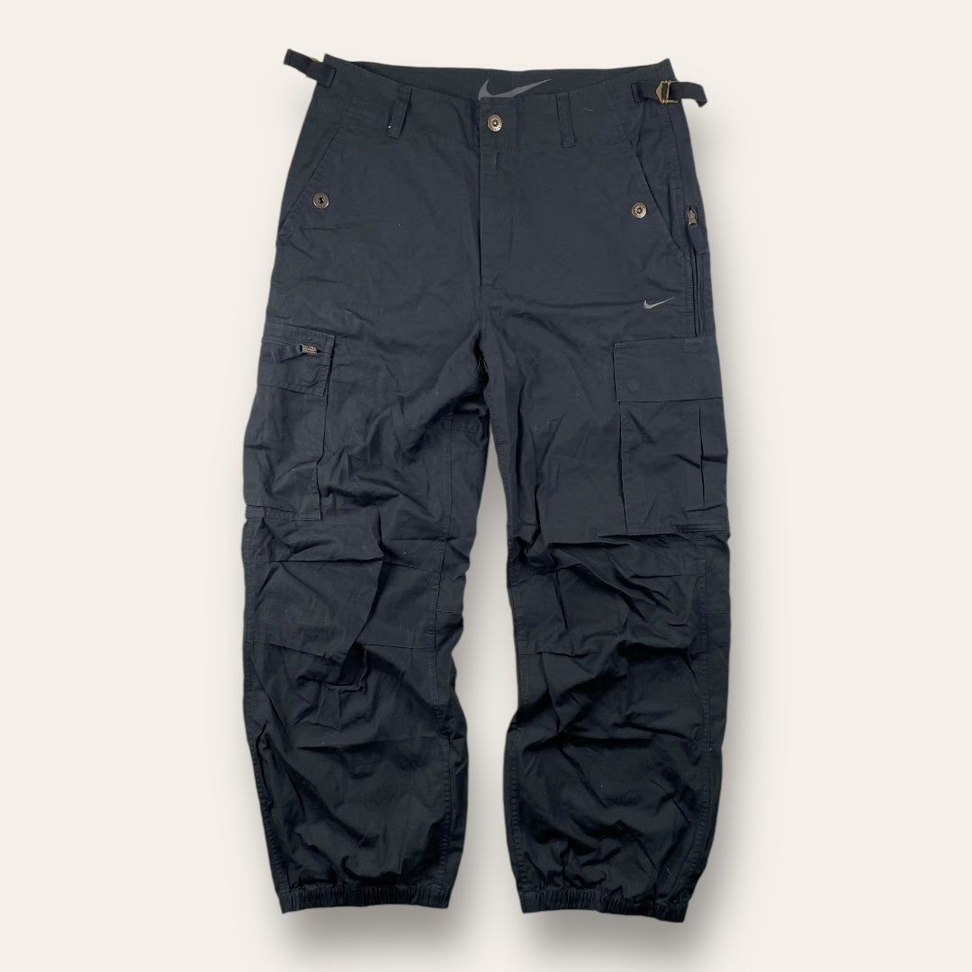 Nike 00’s cargopants black