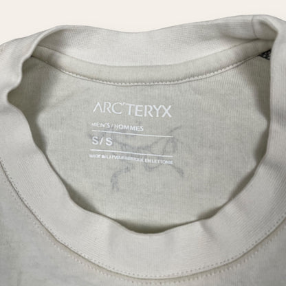 Arc’teryx sleeve pocket tee white - small