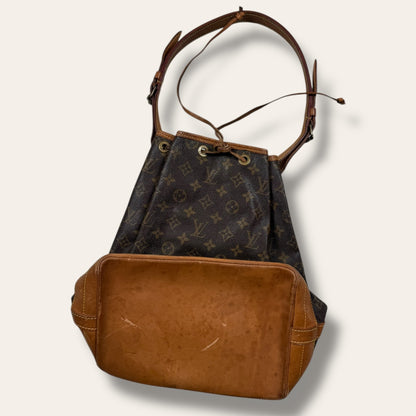 Louis vuitton bucket bag