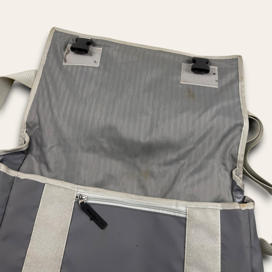 The north face messenger bag grey