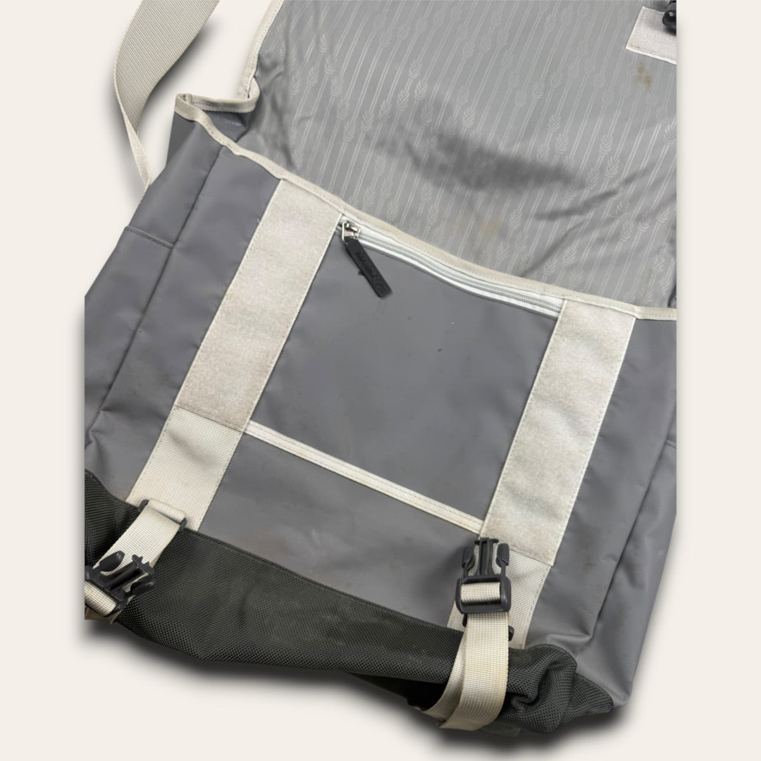 The north face messenger bag grey