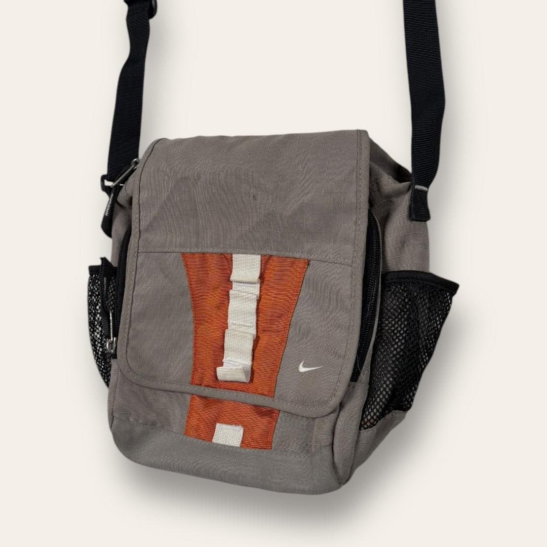 Nike 00’s shoulder bag grey