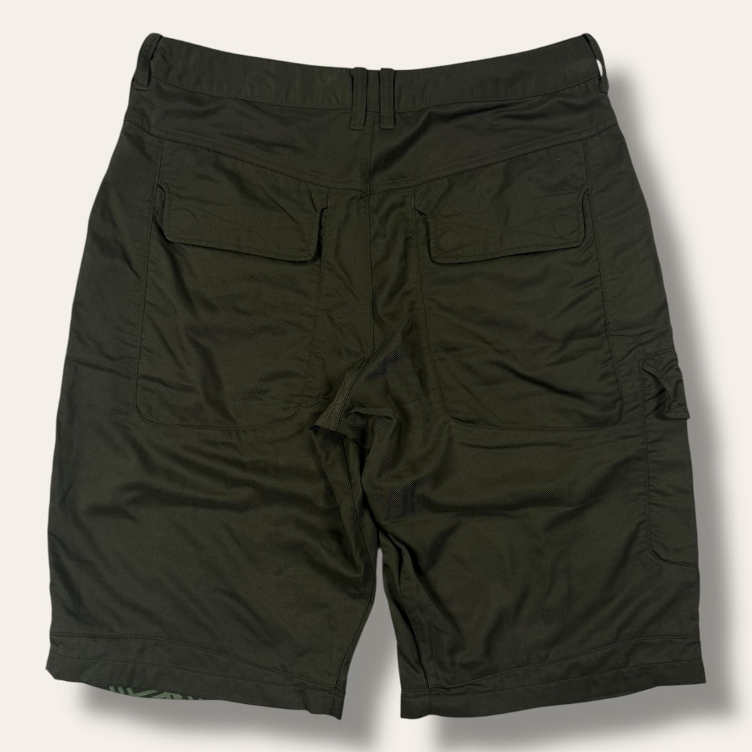 Nike ACG cargo shorts dark green - Medium