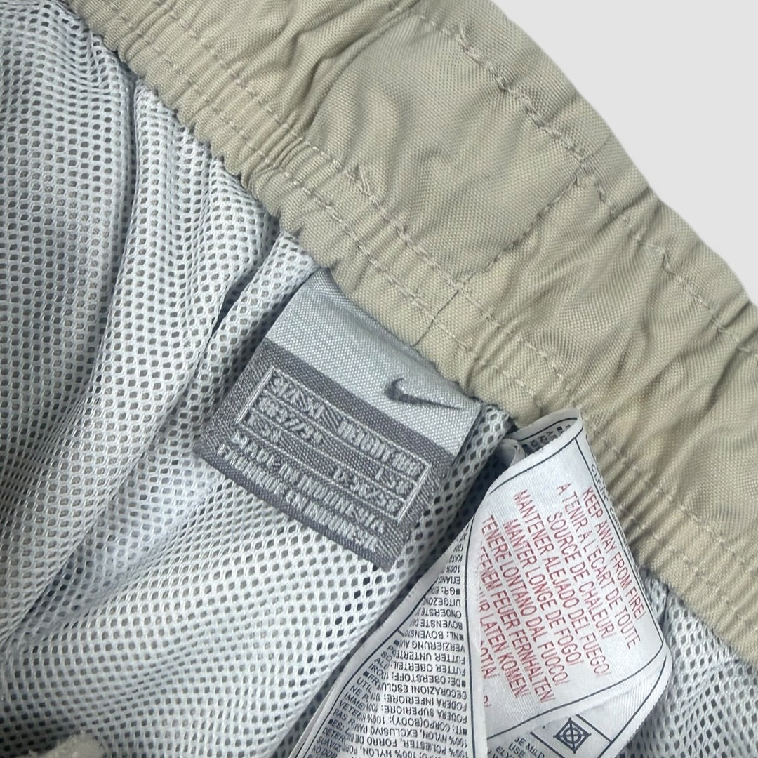 Nike 00’s trackpants beige - large