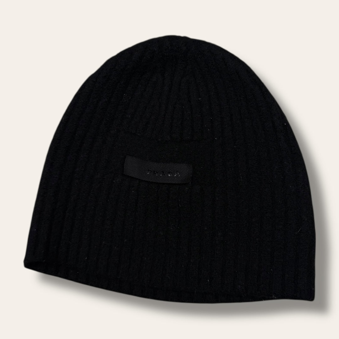 Prada hat black