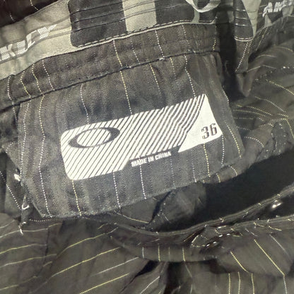 Oakley shorts - 36 (Large/Extra large)